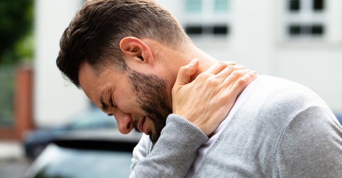 How Chiropractic Helps With Neck Pain. image